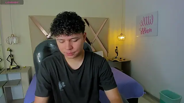 BenjaminBottonn online show from 2, 11, 2025