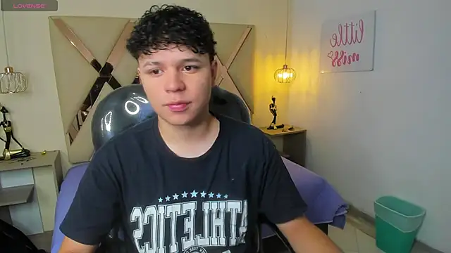 BenjaminBottonn online show from 3, 11, 2025