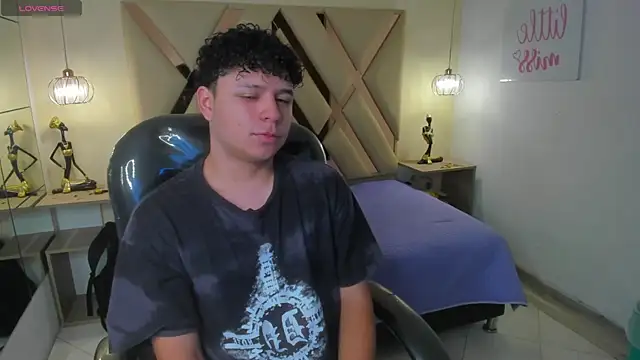 BenjaminBottonn online show from 12, 11, 2025