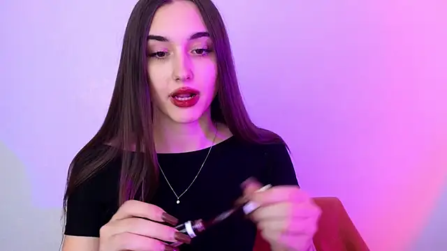 MelissaPristine online show from 2, 11, 2025