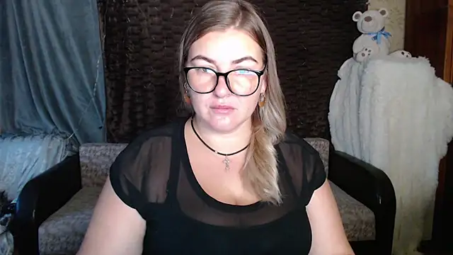 Snapshot of NikaSkylink chatting on 21, 10, 2025 NikaSkylink online show from 21, 10, 2025