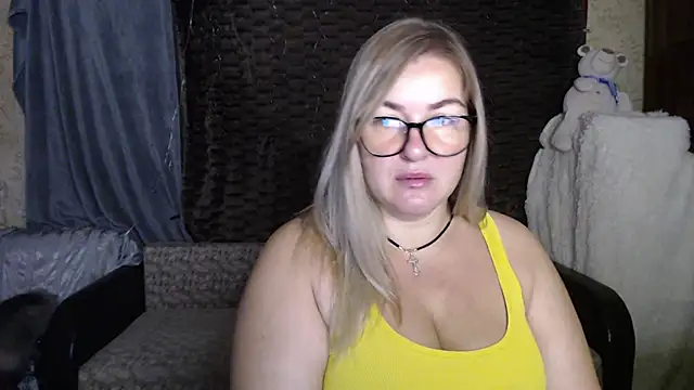 Snapshot of NikaSkylink chatting on 29, 10, 2025 NikaSkylink online show from 29, 10, 2025