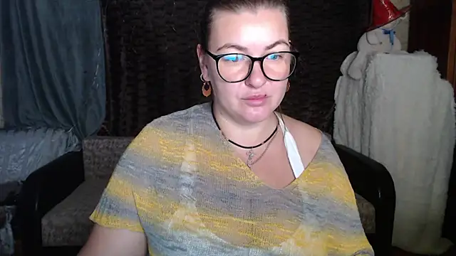 Snapshot of NikaSkylink chatting on 10, 11, 2025 NikaSkylink online show from 10, 11, 2025