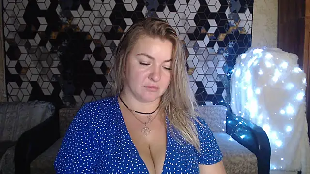 Snapshot of NikaSkylink chatting on 17, 11, 2025 NikaSkylink online show from 17, 11, 2025