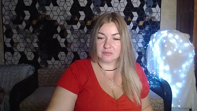 Snapshot of NikaSkylink chatting on 18, 11, 2025 NikaSkylink online show from 18, 11, 2025