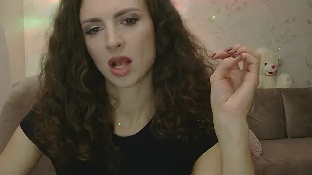 Snapshot of Amber_Carrol chatting on 17, 12, 2025 Amber Carrol online show from 17, 12, 2025