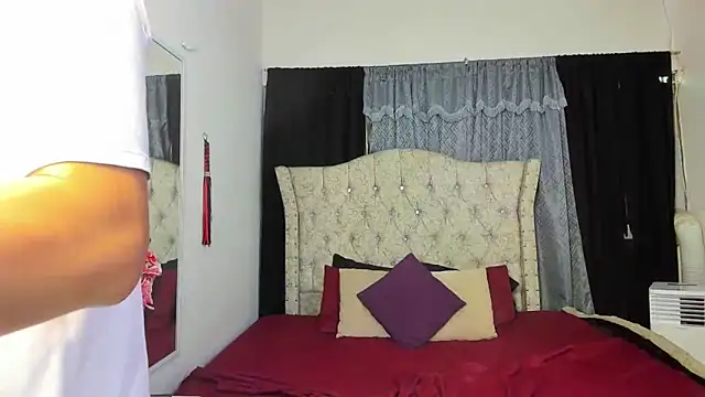 daring sexy boys online show from 9, 11, 2025