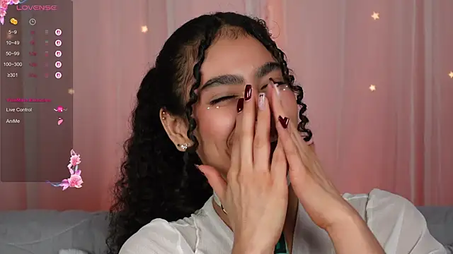 Snapshot of Victoria_Curly chatting on 6, 10, 2025 Victoria Curly online show from 6, 10, 2025