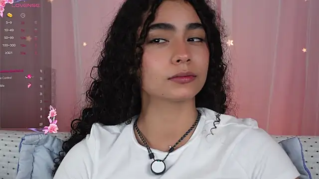 Snapshot of Victoria_Curly chatting on 12, 10, 2025 Victoria Curly online show from 12, 10, 2025