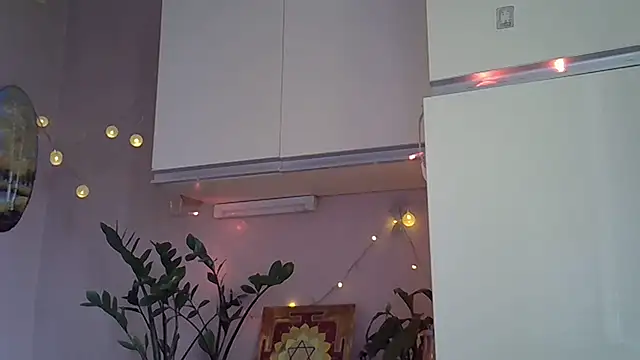 Krystal 82 online show from 22, 10, 2025