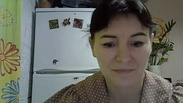 Krystal 82 online show from 9, 11, 2025