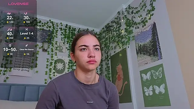 Ashley Pierce online show from 6, 11, 2025