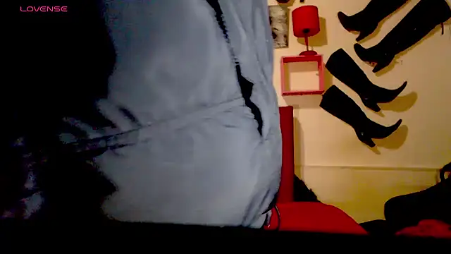 blondehot5v online show from 27, 10, 2025