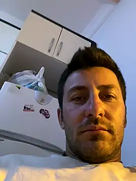 Snapshot of emredenizz07 chatting on 7, 10, 2025 emredenizz07 online show from 7, 10, 2025