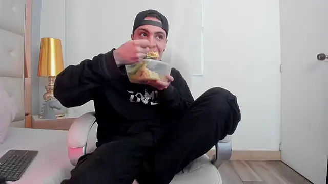 dark sun302 online show from 23, 11, 2025