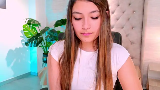 Abrill cute online show from 13, 9, 2025