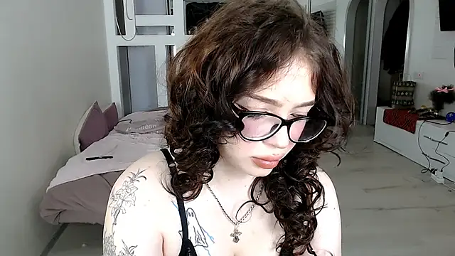 Hannah xBaby online show from 4, 2, 2026