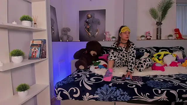 Snapshot of AlicePill chatting on 18, 11, 2025 AlicePill online show from 18, 11, 2025