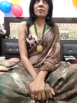 Yourhotsweetgirl online show from 15, 11, 2025