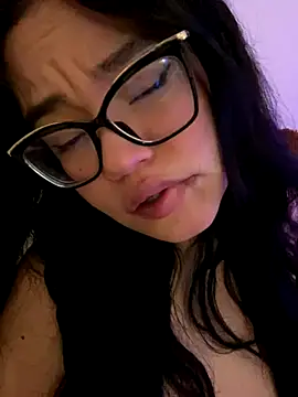 Emily Taylor2 online show from 6, 11, 2025