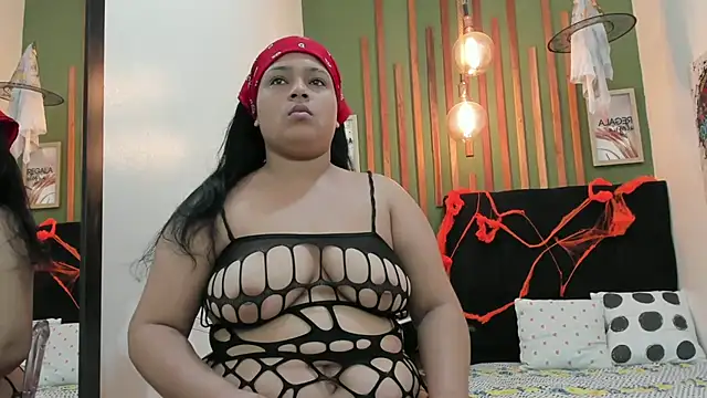 Laura Sex19 online show from 5, 11, 2025