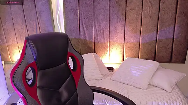 Snapshot of Megan__cole1 chatting on 8, 10, 2025 Megan cole1 online show from 8, 10, 2025