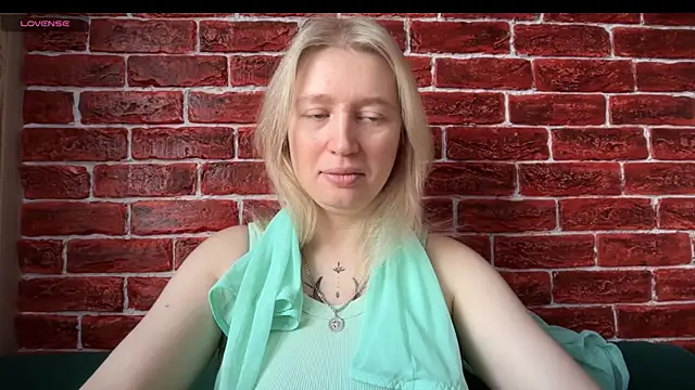 CitrusBlissss online show from 3, 11, 2025