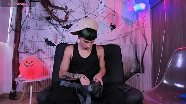 Snapshot of jake_beach chatting on 2, 11, 2025 jake beach online show from 2, 11, 2025