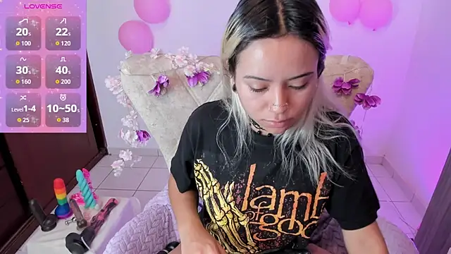 Snapshot of Nataliahenao69 chatting on 30, 10, 2025 Nataliahenao69 online show from 30, 10, 2025