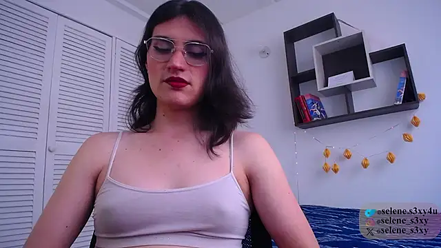 Snapshot of selene_s3x chatting on 16, 11, 2025 selene s3x online show from 16, 11, 2025