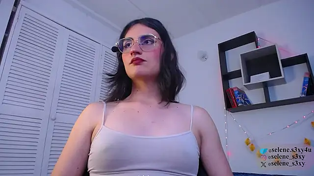 Snapshot of selene_s3x chatting on 22, 11, 2025 selene s3x online show from 22, 11, 2025