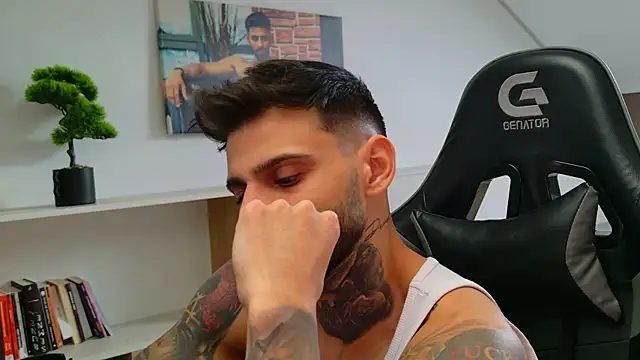 Snapshot of AresSteelX chatting on 1, 10, 2025 AresSteelX online show from 1, 10, 2025