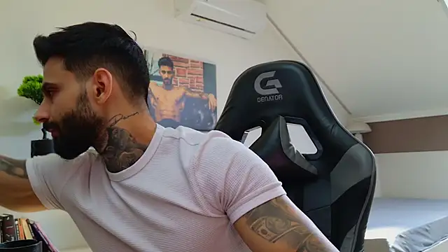 Snapshot of AresSteelX chatting on 13, 10, 2025 AresSteelX online show from 13, 10, 2025