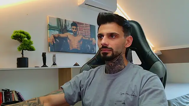 Snapshot of AresSteelX chatting on 15, 10, 2025 AresSteelX online show from 15, 10, 2025