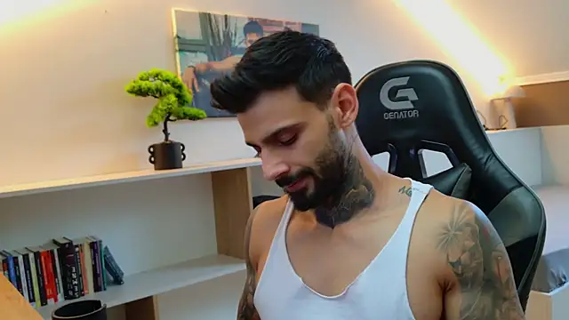 Snapshot of AresSteelX chatting on 24, 10, 2025 AresSteelX online show from 24, 10, 2025