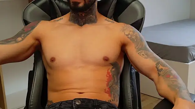 Snapshot of AresSteelX chatting on 27, 10, 2025 AresSteelX online show from 27, 10, 2025