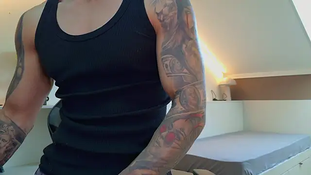 Snapshot of AresSteelX chatting on 28, 10, 2025 AresSteelX online show from 28, 10, 2025