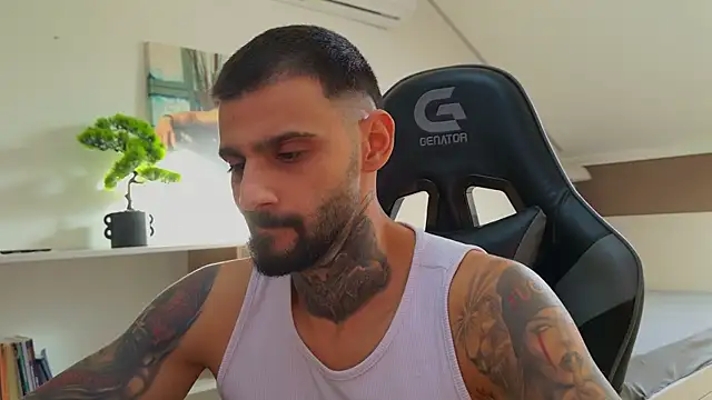 Snapshot of AresSteelX chatting on 30, 10, 2025 AresSteelX online show from 30, 10, 2025