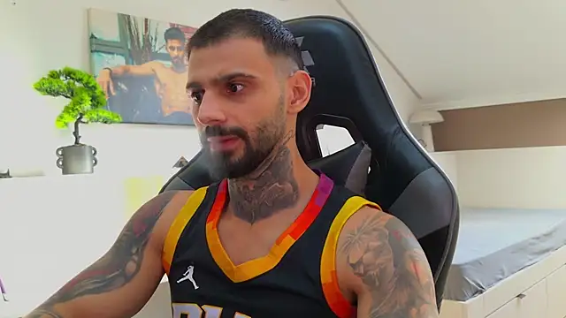 Snapshot of AresSteelX chatting on 31, 10, 2025 AresSteelX online show from 31, 10, 2025