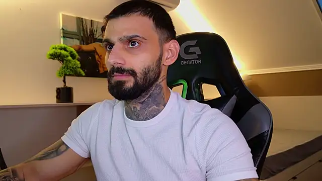 Snapshot of AresSteelX chatting on 10, 11, 2025 AresSteelX online show from 10, 11, 2025