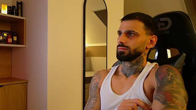 Snapshot of AresSteelX chatting on 12, 11, 2025 AresSteelX online show from 12, 11, 2025