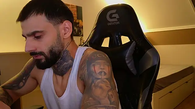 Snapshot of AresSteelX chatting on 17, 11, 2025 AresSteelX online show from 17, 11, 2025