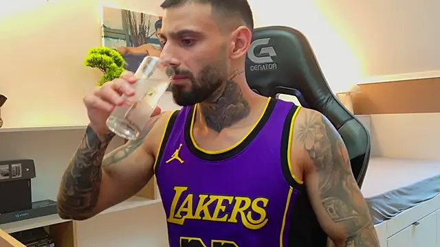 Snapshot of AresSteelX chatting on 21, 11, 2025 AresSteelX online show from 21, 11, 2025