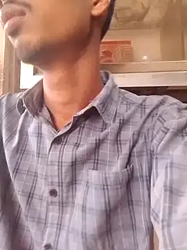 Saxyboy2002 online show from 4, 2, 2026