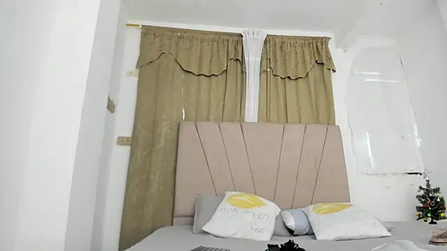 Lady miss    online show from 3, 12, 2025