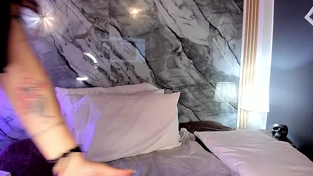 Astridhotman online show from 18, 11, 2025