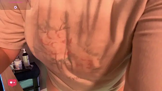 Snapshot of Charlies_world chatting on 5, 12, 2025 Charlies world online show from 5, 12, 2025