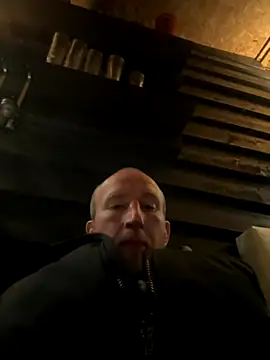 Snapshot of StudL chatting on 6, 11, 2025 StudL online show from 6, 11, 2025