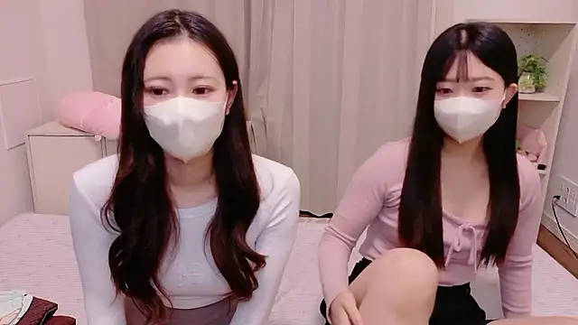 MOEMOE-Q online show from 17, 10, 2025