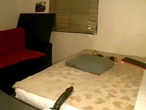 Snapshot of ALICIA_X98 chatting on 14, 10, 2025 ALICIA X98 online show from 14, 10, 2025